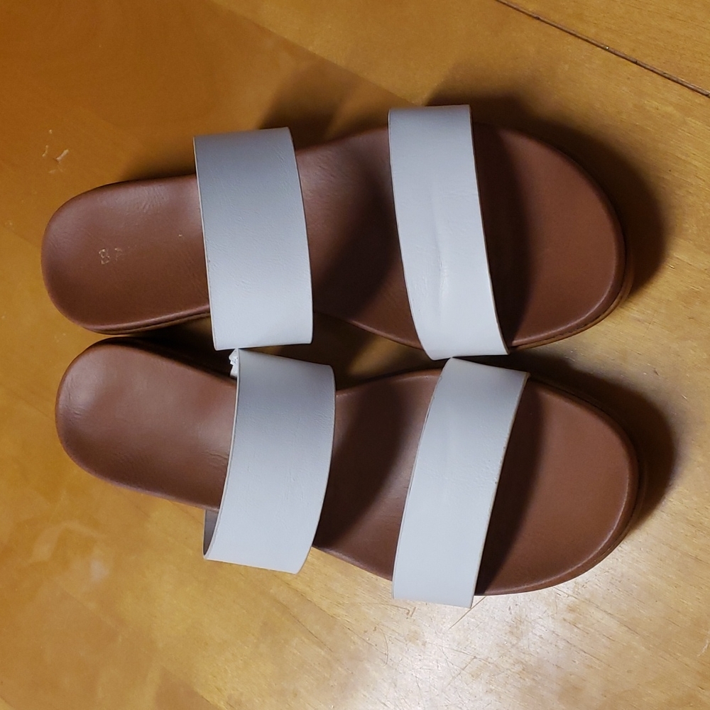 Sandals - Picture 2 of 6